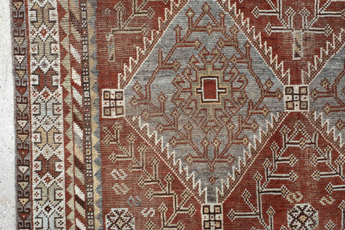 Antique Shiraz Area Rug (4' x 9')